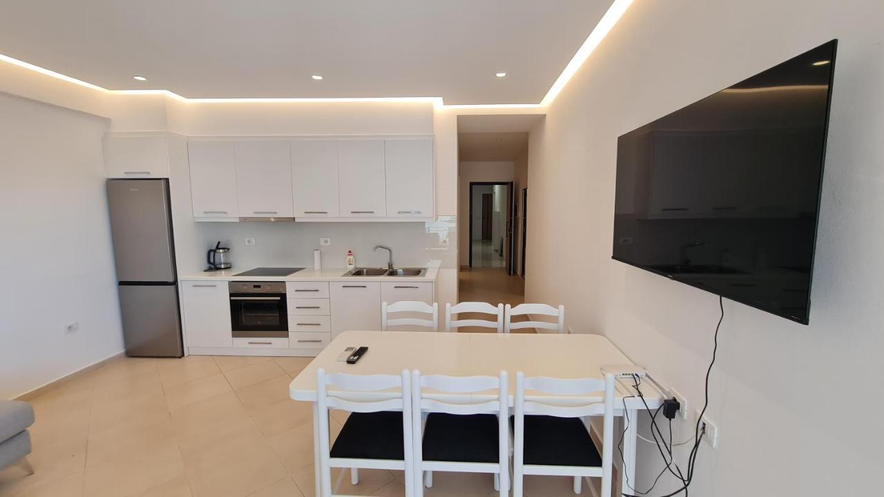 Sea And City View Apartment Sarande Exterior photo