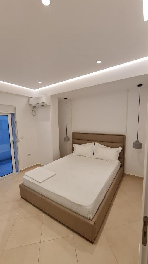 Sea And City View Apartment Sarande Exterior photo