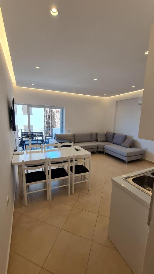Sea And City View Apartment Sarande Exterior photo