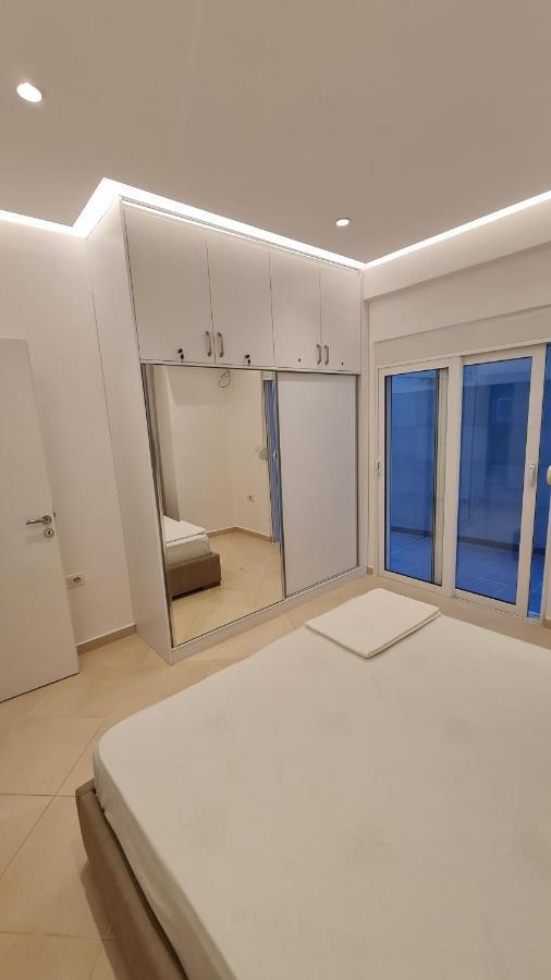 Sea And City View Apartment Sarande Exterior photo