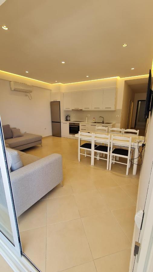 Sea And City View Apartment Sarande Exterior photo